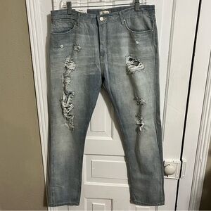 Wrangler Boyfriend Distressed Jeans Loved Light Wash Size 30 J